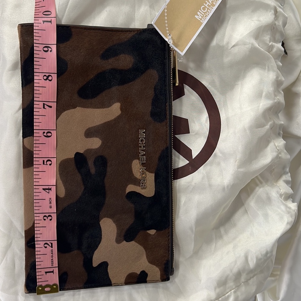 Set Michael Michael Kors Real Hair Calf Camo Heel 11 & Camo Clutch $513 NEW - Picture 16 of 17